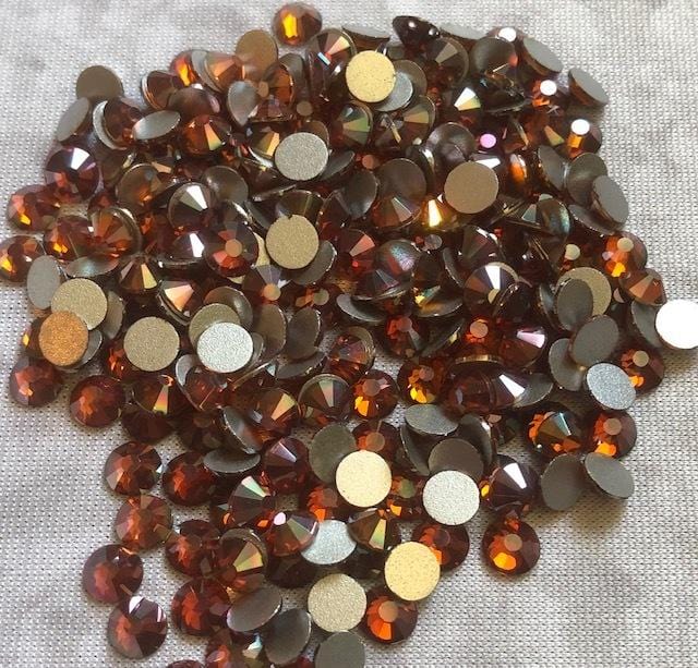 Burgundy - KiraKira Glass Rhinestones by CrystalNinja