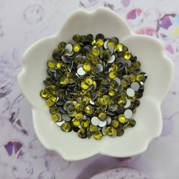 Olivine - KiraKira Glass Rhinestones by CrystalNinja