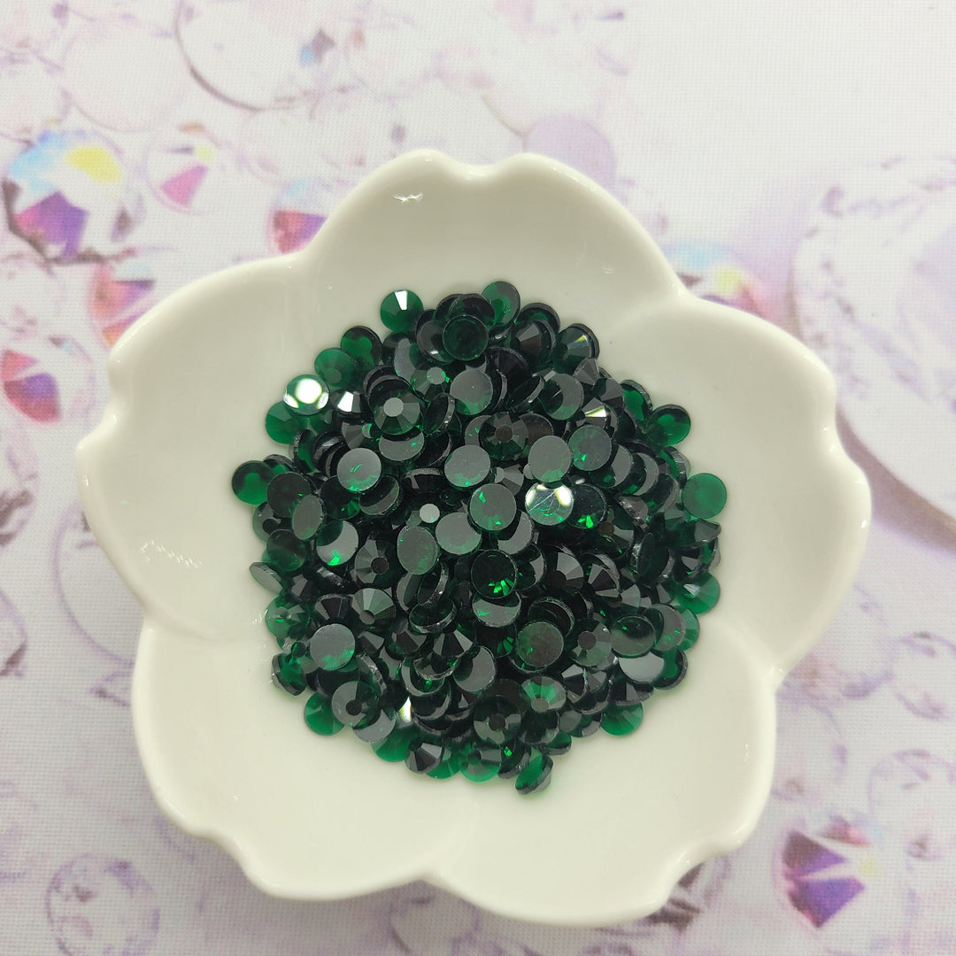 Transparent Emerald - KiraKira Glass Rhinestones by CrystalNinja