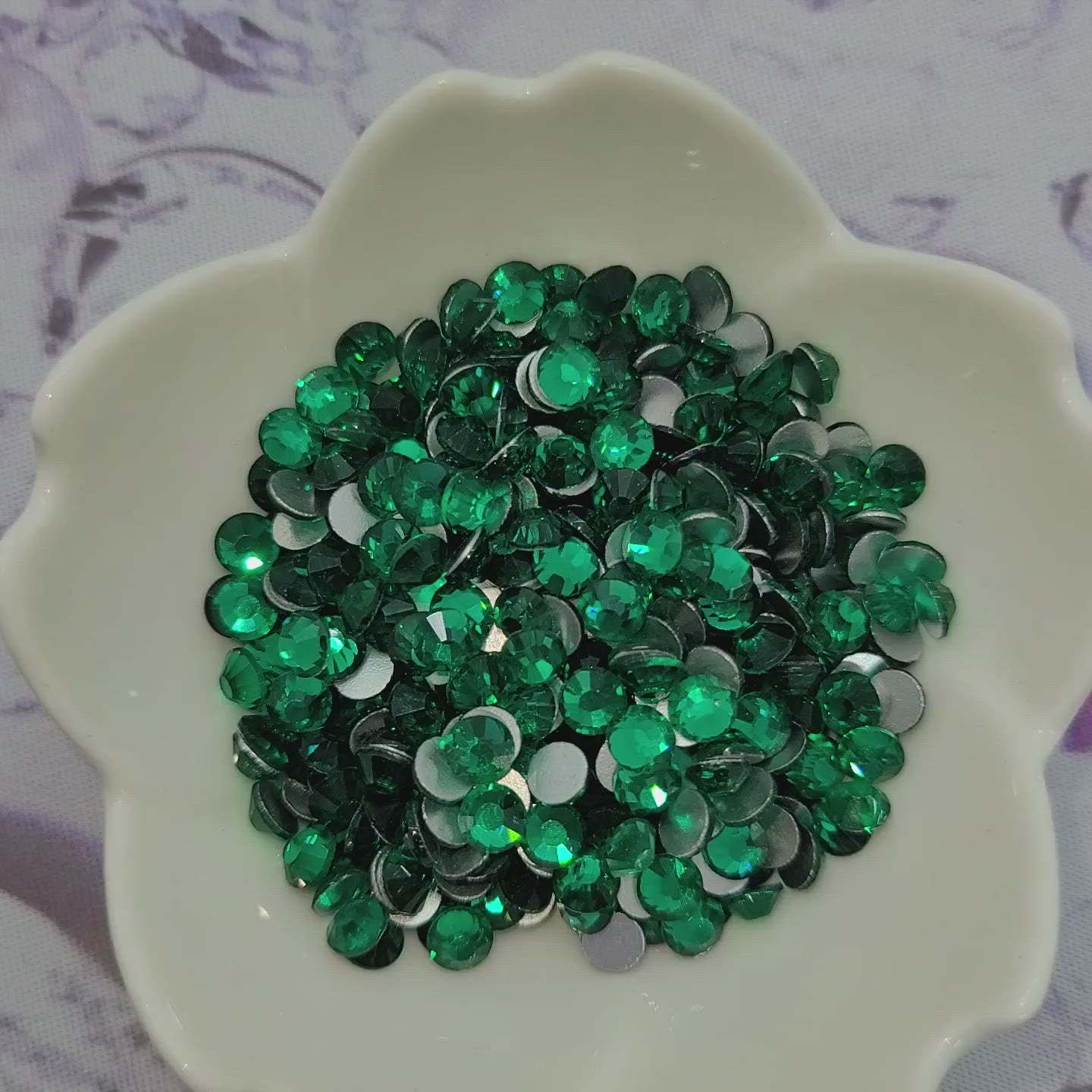 Green Zircon Rhinestones | KiraKira Glass Flatback | CrystalNinja