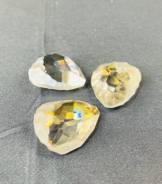 KORI Premium Crystal 6190 35mm Silver Shade Rock Pendant